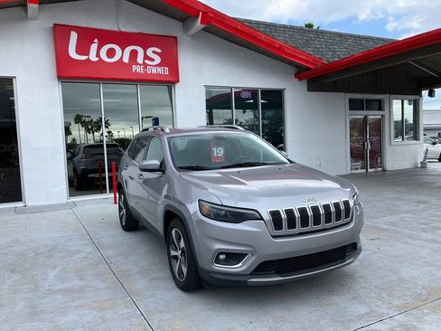 Used 2019 Jeep Cherokee Limited FWD image 20