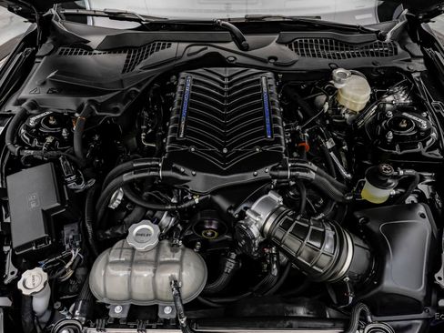 Used 2023 Ford Mustang GT Premium w/ Equipment Group 401A RWD image 3