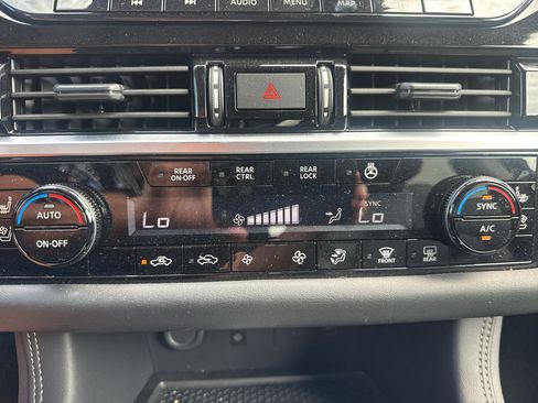 Used 2025 Nissan Pathfinder Platinum w/ Cargo Package FWD image 28