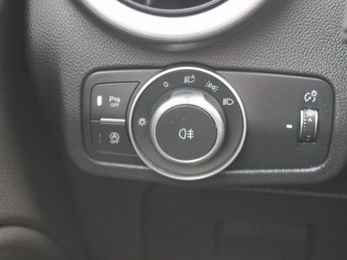 Used 2023 Alfa Romeo Stelvio Veloce image 18