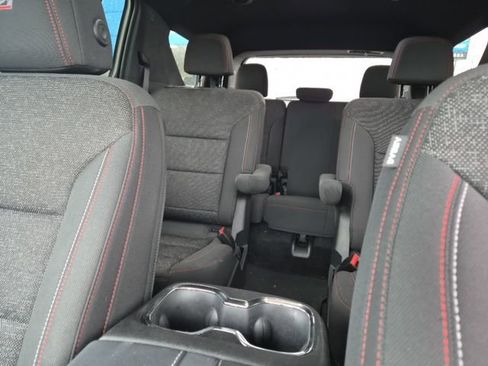 Used 2024 Chevrolet Traverse Z71 image 7