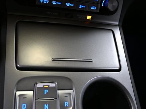 Used 2023 Hyundai Kona Limited w/ Cargo Package FWD image 31