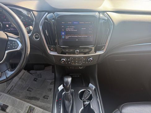 Certified 2022 Chevrolet Traverse LT w/ LT Premium Package image 11