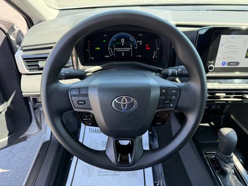 Used 2026 Toyota Camry LE FWD image 13
