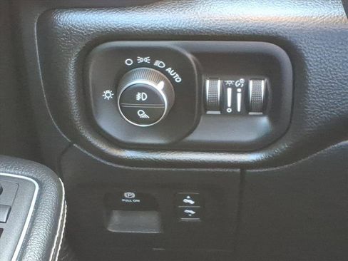 Certified 2022 RAM 1500 Laramie image 16