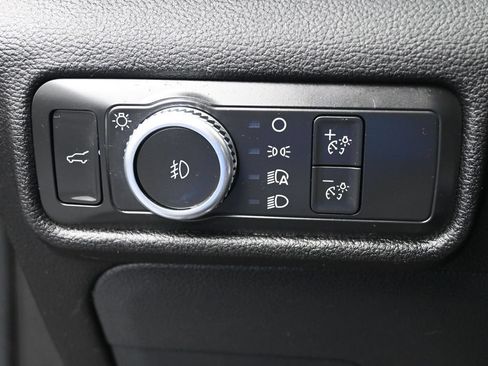 Used 2022 Ford Explorer XLT AWD/4WD image 11