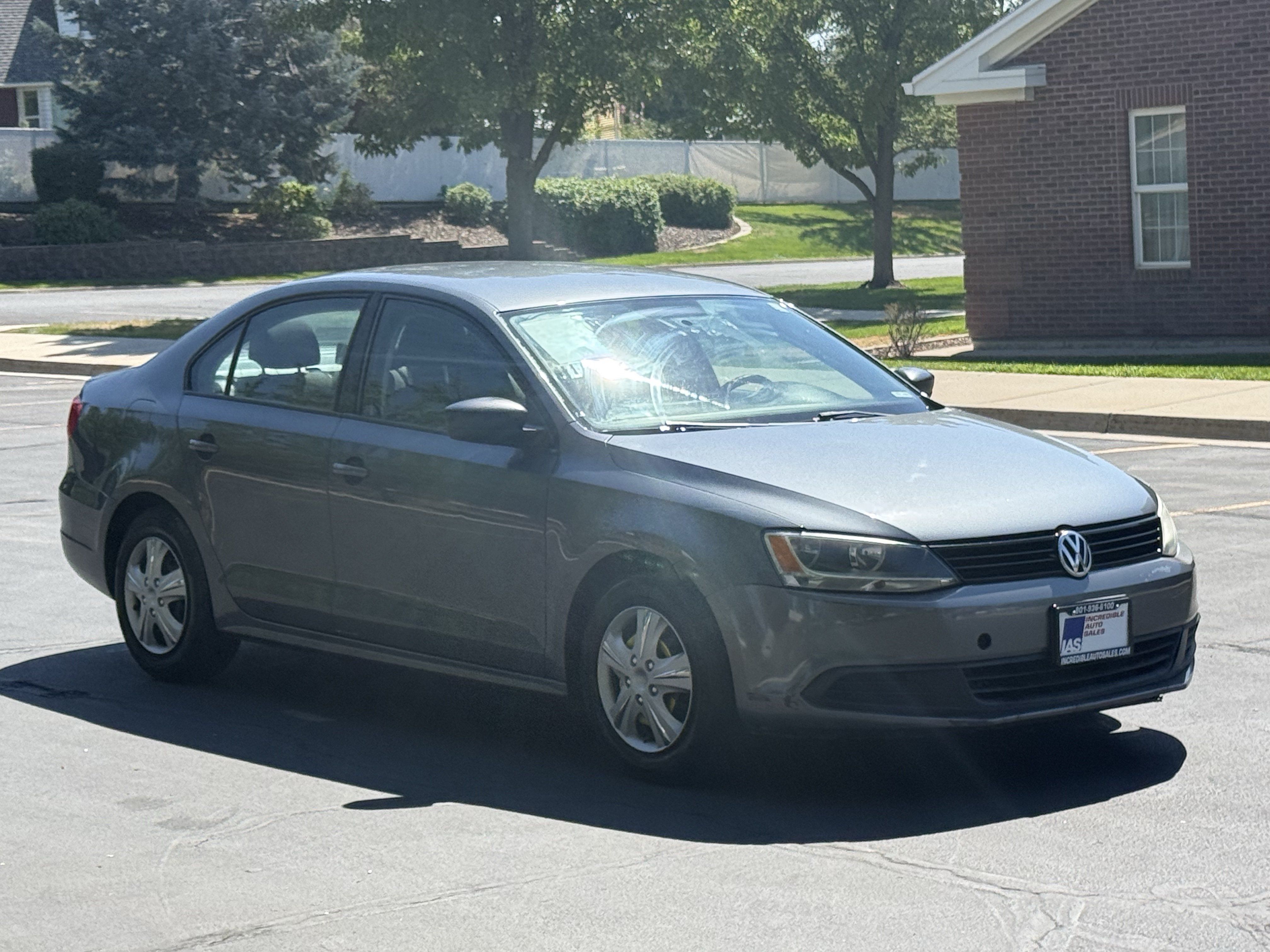 Used 2014 Volkswagen Jetta S FWD image 2