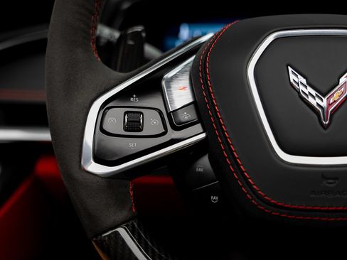 Used 2025 Chevrolet Corvette Z06 RWD image 41