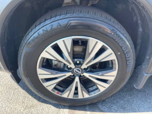 Used 2023 Nissan Rogue SV AWD/4WD image 25