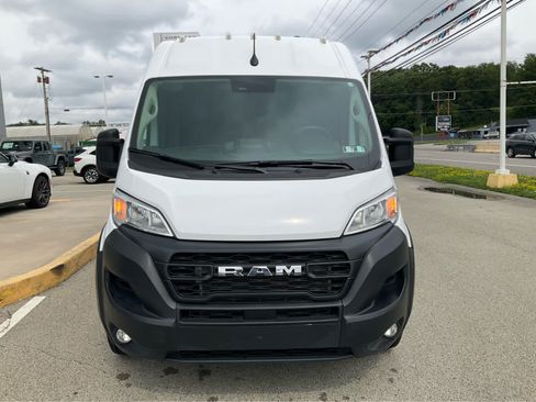 Used 2024 RAM ProMaster 2500 w/ Convenience Group FWD image 2