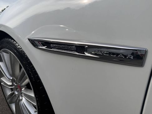 Used 2016 Jaguar XJ L Supercharged RWD image 9