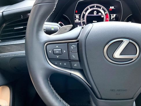 Used 2022 Lexus LS 500 AWD w/ Accessory Package (Z2) image 24