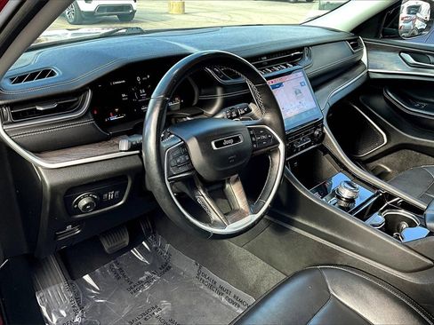 Used 2022 Jeep Grand Cherokee L Limited image 13