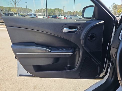 Used 2021 Dodge Charger SXT w/ Leather Interior Group RWD image 28