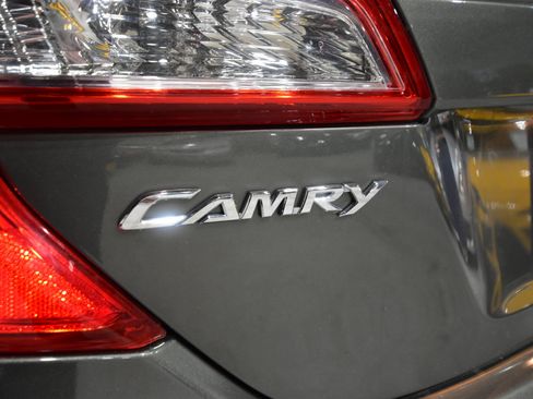 Used 2012 Toyota Camry LE image 8