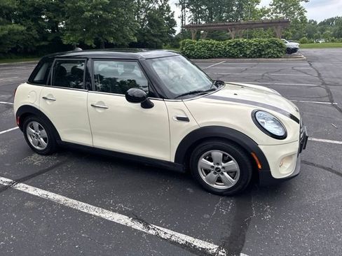 Used 2016 MINI Cooper 4-Door Hardtop FWD image 2