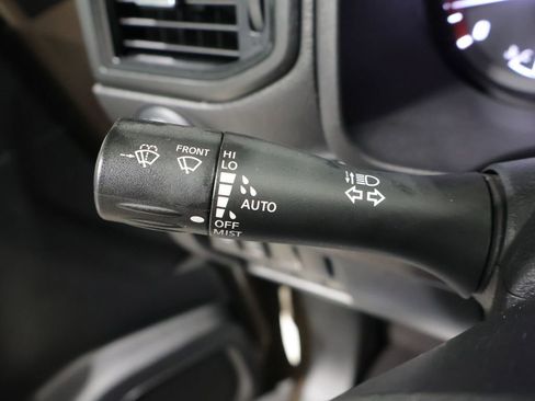 Used 2023 Nissan Titan PRO-4X AWD/4WD image 35