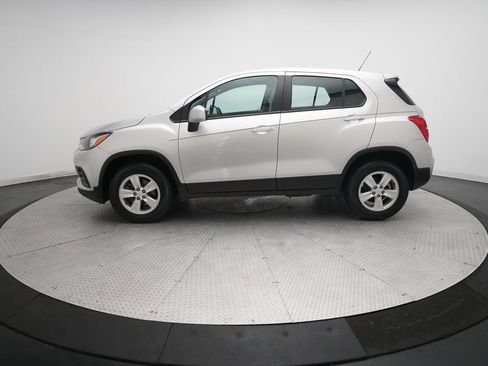 Used 2018 Chevrolet Trax LS AWD/4WD image 22