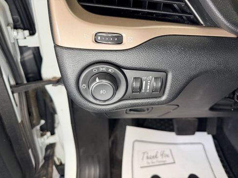 Used 2014 Jeep Cherokee Latitude w/ Cold Weather Group AWD/4WD image 15
