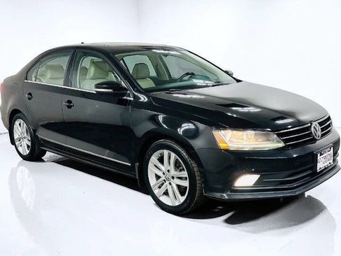 Used 2017 Volkswagen Jetta SEL Premium image 2