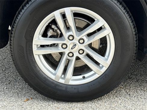 Certified 2024 Ford Explorer XLT w/ Equipment Group 202A image 9