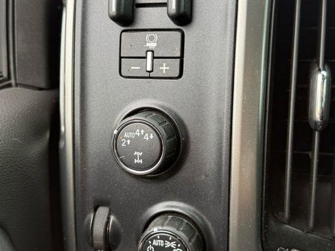 Used 2018 Chevrolet Silverado 1500 LT w/ All Star Edition AWD/4WD image 12