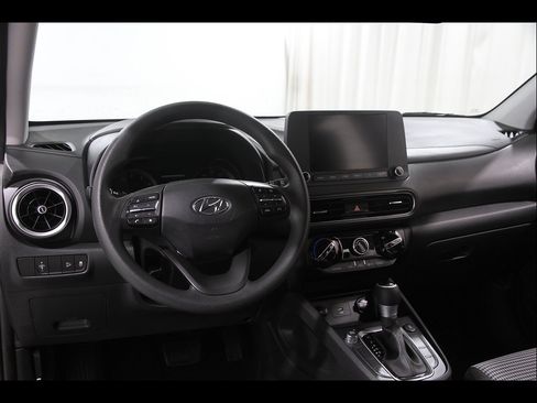 Certified 2023 Hyundai Kona SE AWD/4WD image 6