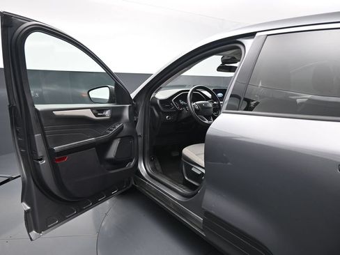 Used 2022 Ford Escape SE FWD image 8