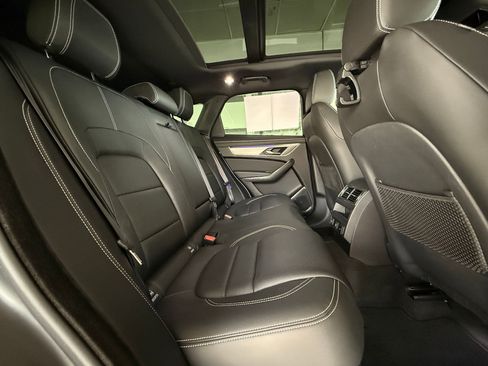 Used 2024 Jaguar F-PACE R-Dynamic S image 21