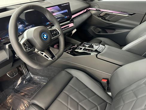 New 2027 BMW i5 eDrive40 w/ M Sport Package RWD image 4