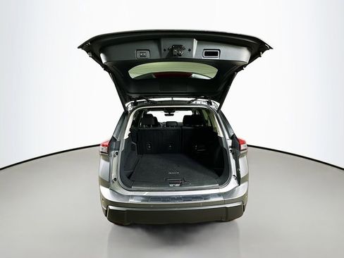 Used 2024 Nissan Rogue SV image 34