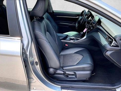Used 2023 Toyota Camry SE FWD image 9
