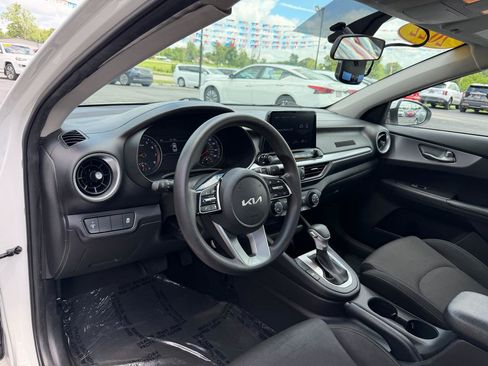 Used 2022 Kia Forte LXS FWD image 12