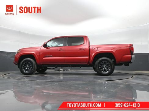 Used 2023 Toyota Tacoma SR5 AWD/4WD image 39