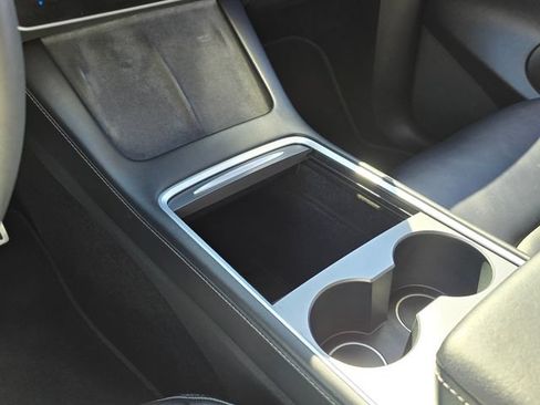 Used 2022 Tesla Model Y Performance AWD/4WD image 36