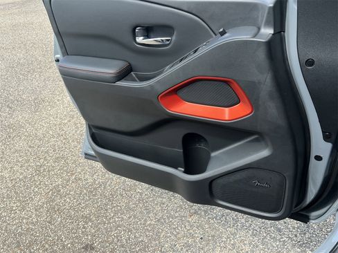 New 2025 Nissan Frontier PRO-4X w/ Pro Convenience Package image 21