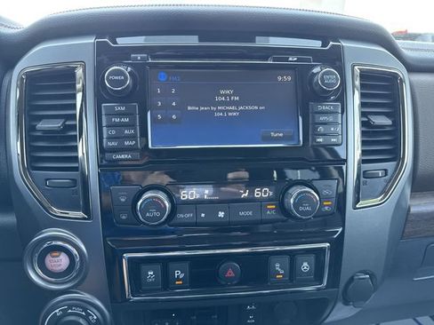 Used 2017 Nissan Titan Platinum Reserve AWD/4WD image 21