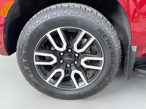 Used 2023 GMC Yukon AT4 w/ Technology Package image 33