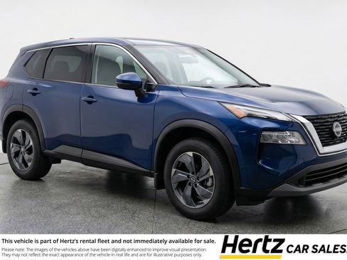Used 2025 Nissan Rogue SV image 1