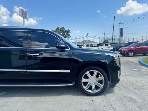Used 2019 Cadillac Escalade ESV Luxury AWD/4WD image 20