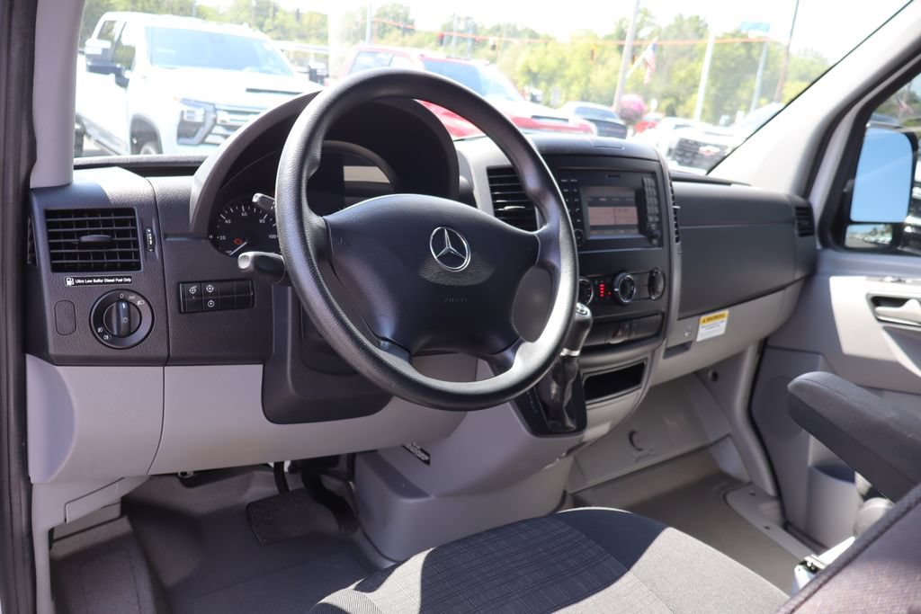 Used 2015 Mercedes-Benz Sprinter 2500 image 5