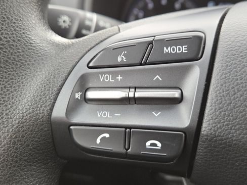 Used 2019 Hyundai Kona SE w/ Cargo Package image 29