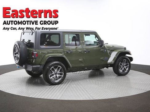 Used 2024 Jeep Wrangler Unlimited AWD/4WD image 42