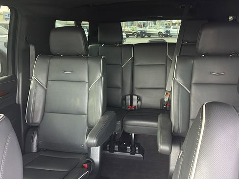 Used 2023 Cadillac Escalade ESV Premium Luxury image 15