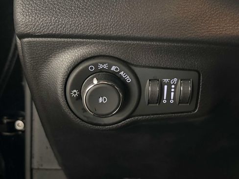 Used 2019 Jeep Compass Latitude w/ Popular Equipment Group AWD/4WD image 22