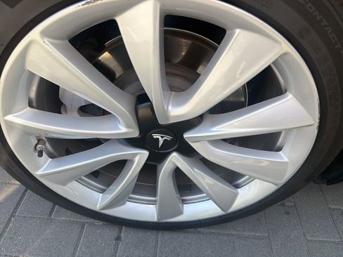 Used 2020 Tesla Model 3 Long Range AWD/4WD image 5