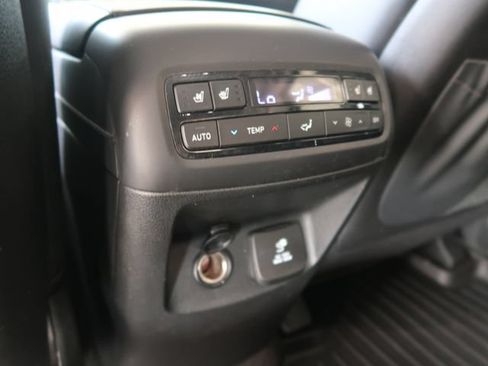 Used 2021 Hyundai Palisade Limited FWD image 34