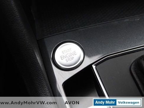 Used 2019 Volkswagen Tiguan SE image 33