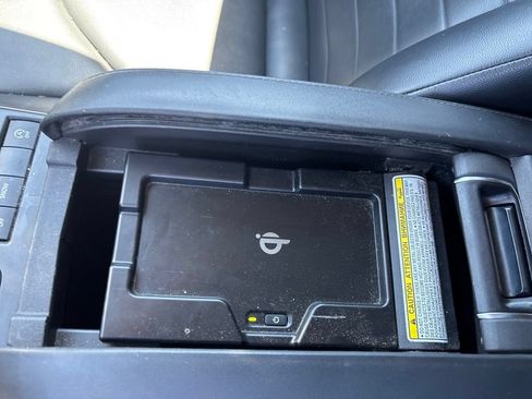 Used 2022 Toyota Highlander XLE FWD image 33