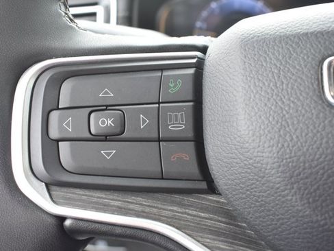 Used 2023 Jeep Wagoneer L Series II RWD image 21